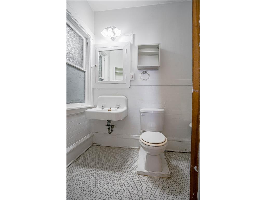 990 Grand Avenue Saint Paul MN 55105 6776665 image27