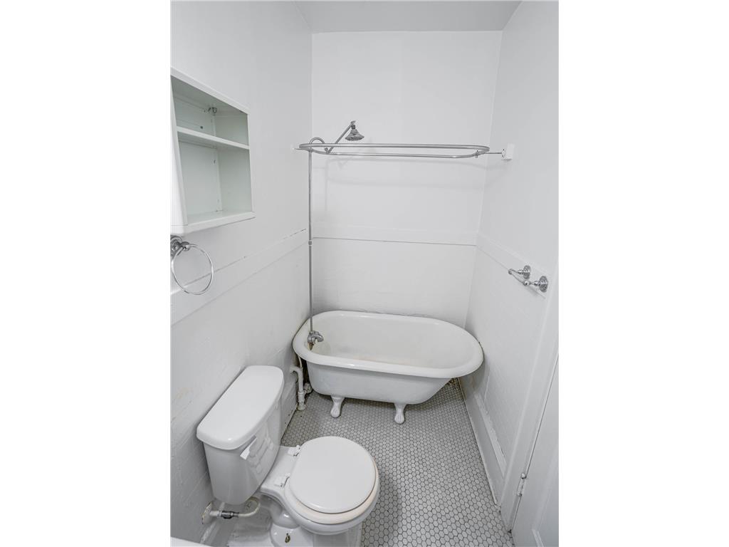 990 Grand Avenue Saint Paul MN 55105 6776665 image28