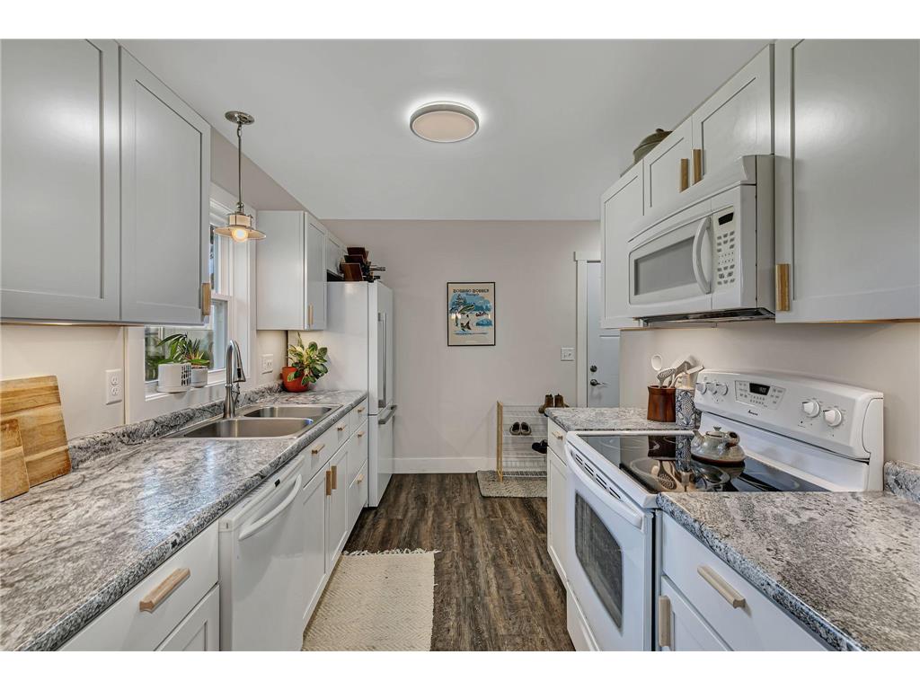 990 Hassan Street SE Hutchinson MN 55350 6810735 image3