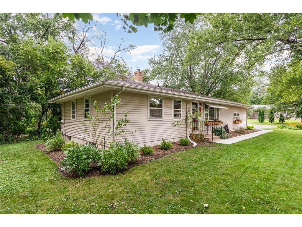 9900 Cedar Lake Road Minnetonka MN 55305 7077174 image3