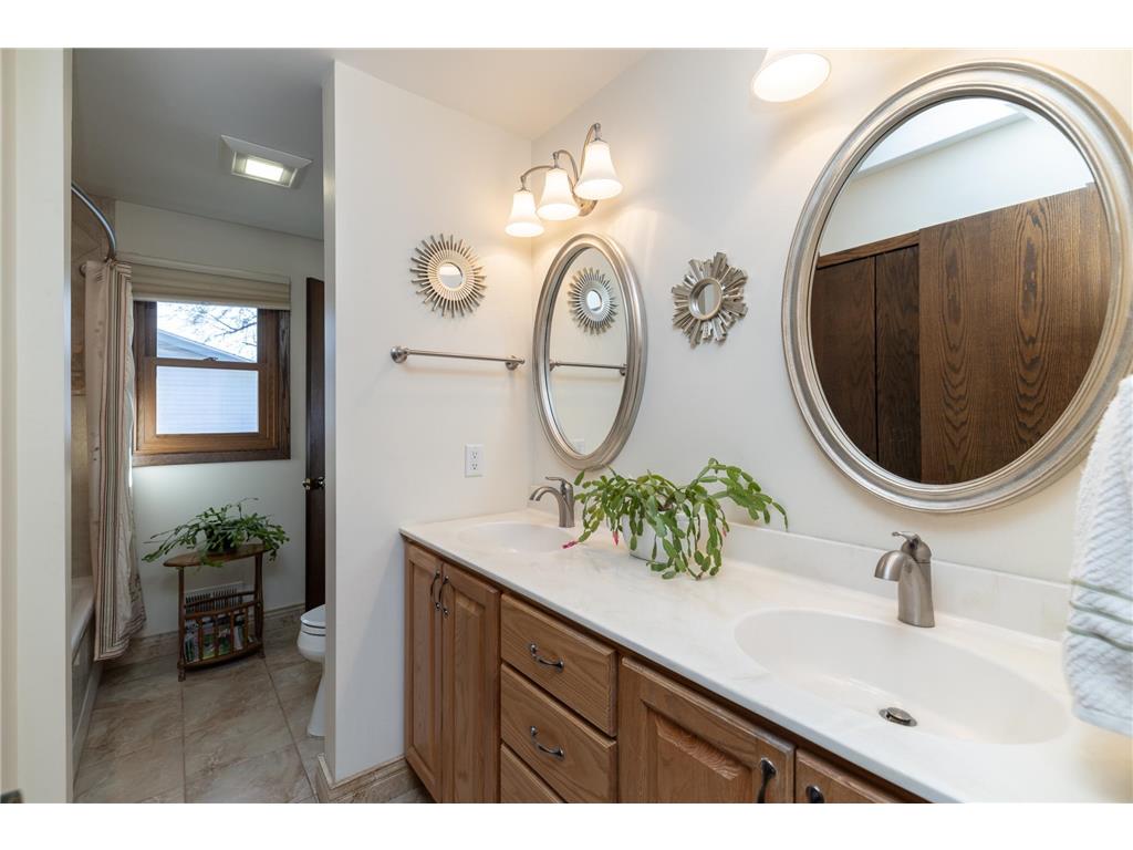 9901 Oakland Avenue S Bloomington MN 55420 7038034 image20
