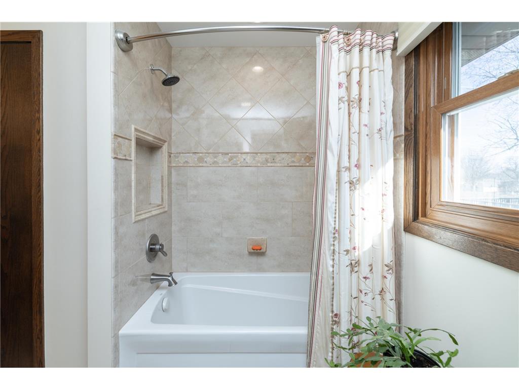 9901 Oakland Avenue S Bloomington MN 55420 7038034 image21