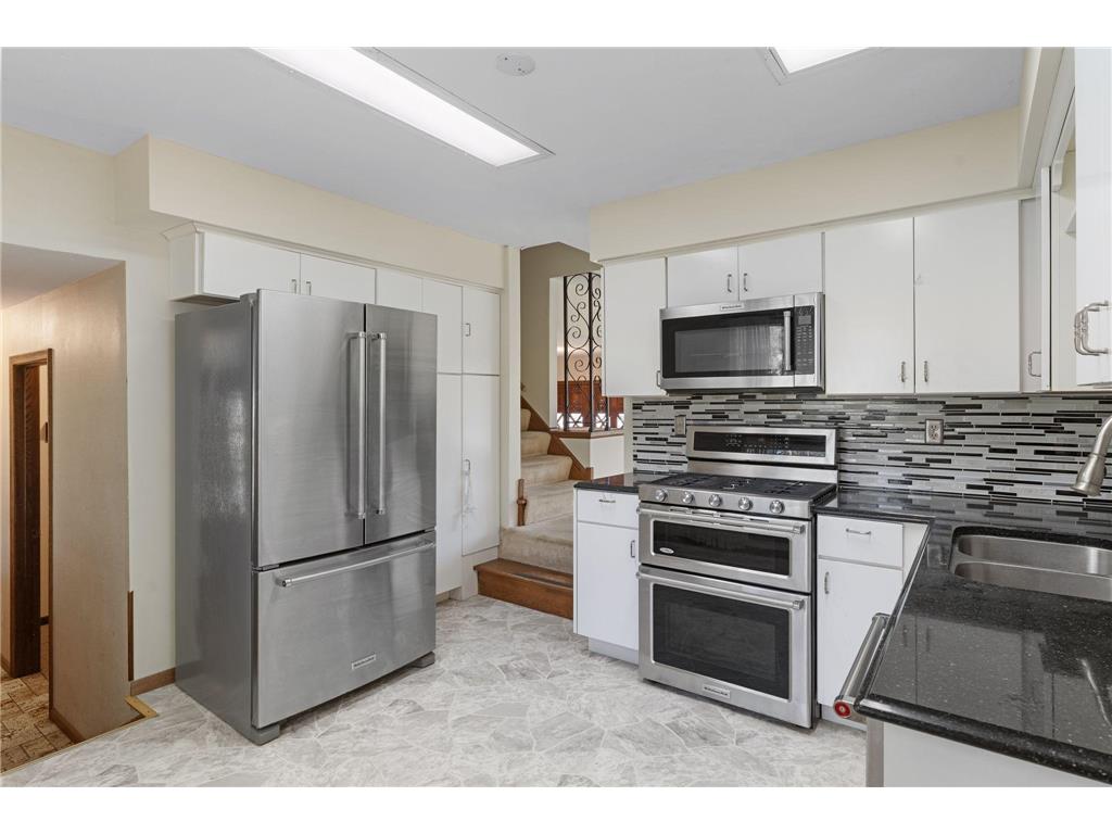 9908 Oxborough Road Bloomington MN 55437 7061101 image11