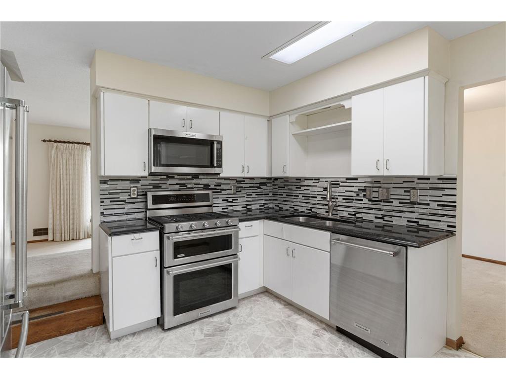 9908 Oxborough Road Bloomington MN 55437 7061101 image12