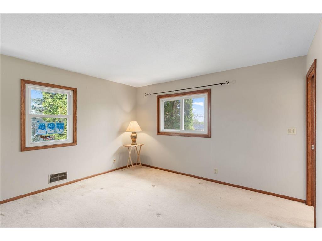 9908 Oxborough Road Bloomington MN 55437 7061101 image21