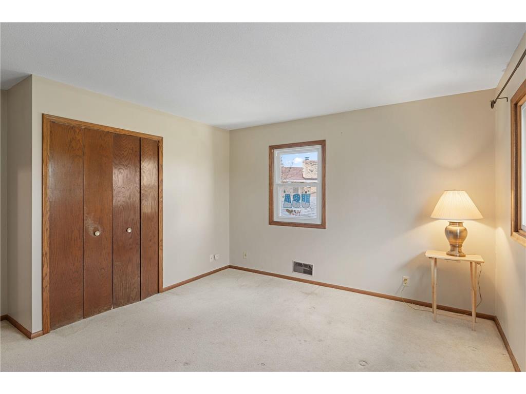 9908 Oxborough Road Bloomington MN 55437 7061101 image23