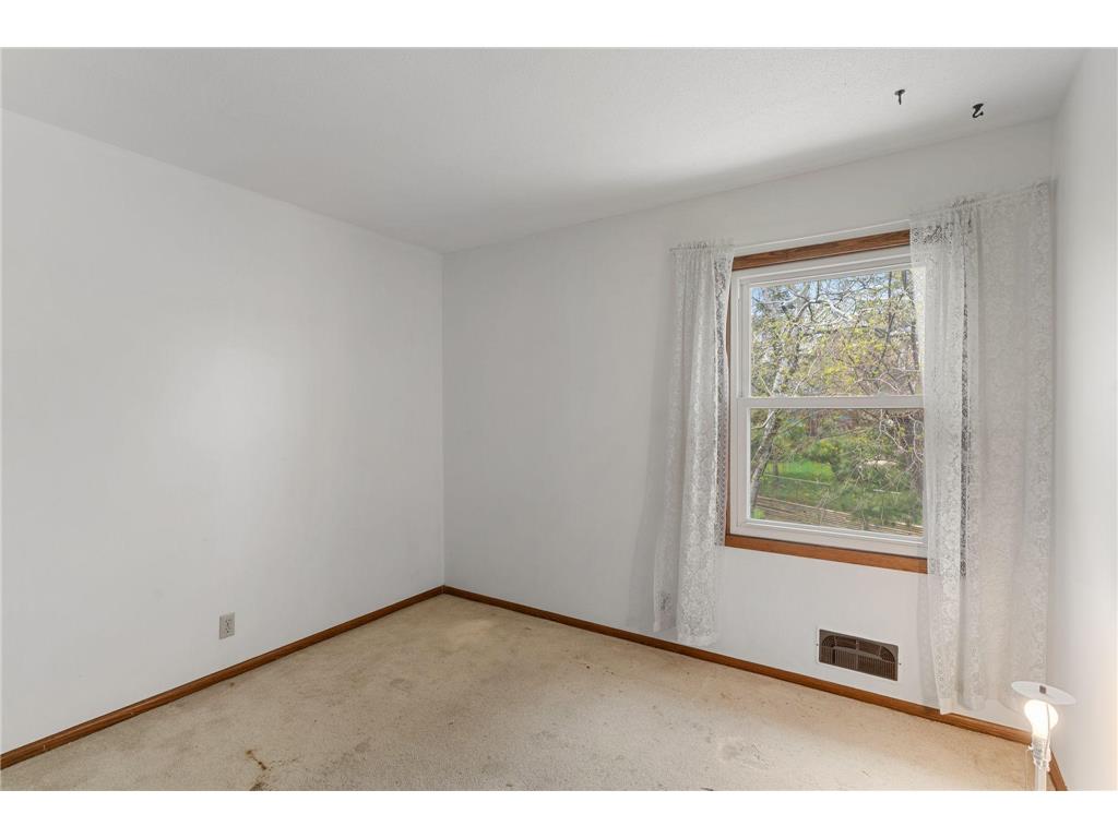 9908 Oxborough Road Bloomington MN 55437 7061101 image27