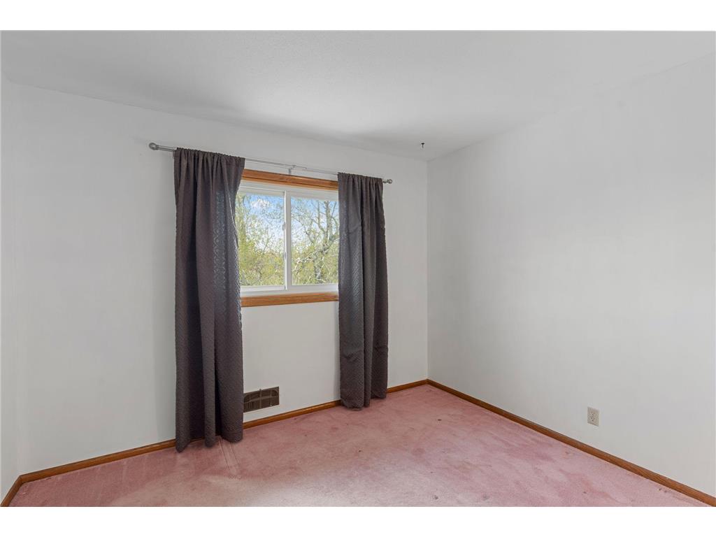 9908 Oxborough Road Bloomington MN 55437 7061101 image28