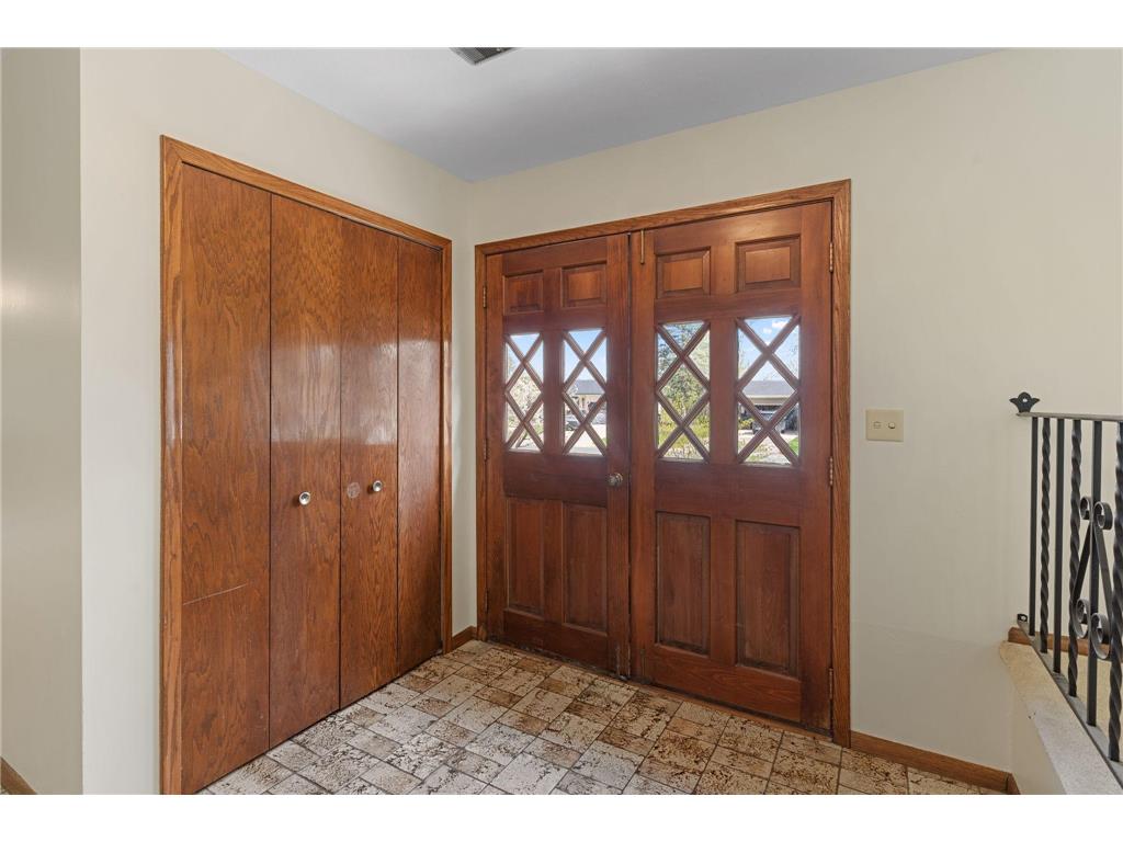 9908 Oxborough Road Bloomington MN 55437 7061101 image3