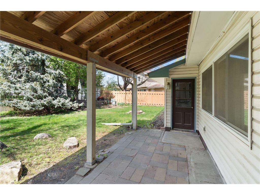 9908 Oxborough Road Bloomington MN 55437 7061101 image34