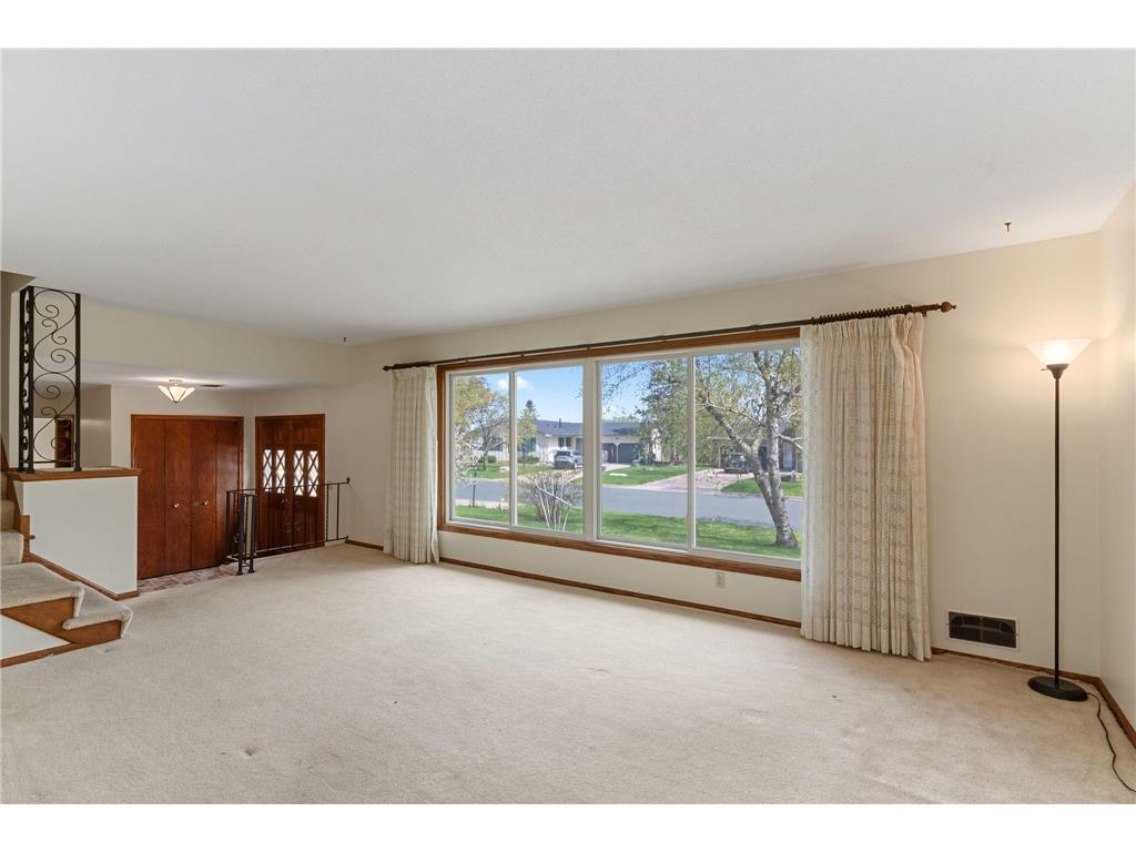 9908 Oxborough Road Bloomington MN 55437 7061101 image8