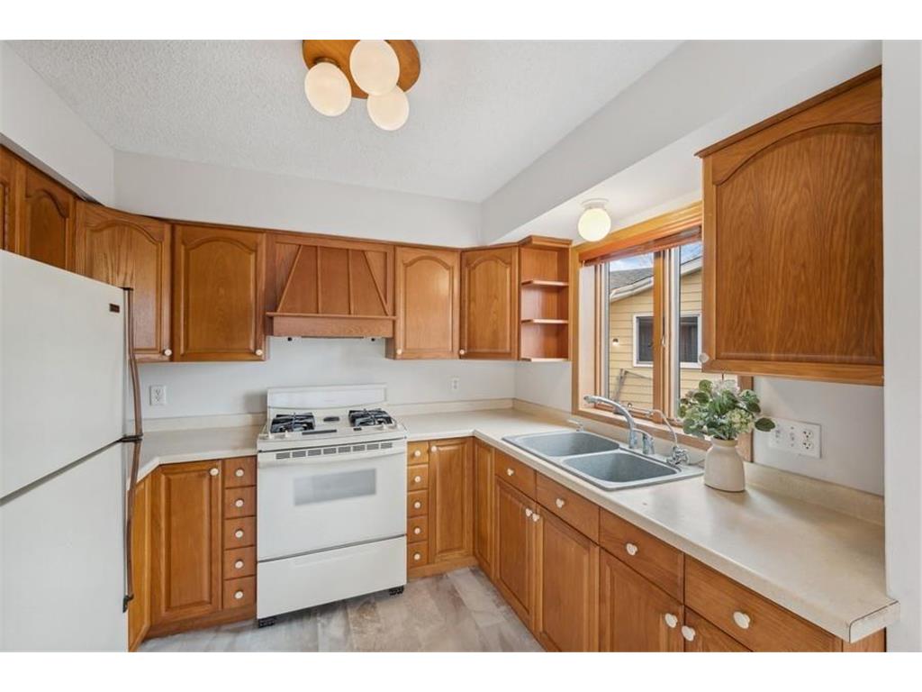 991 Hammer Avenue Saint Paul MN 55106 6440364 image1