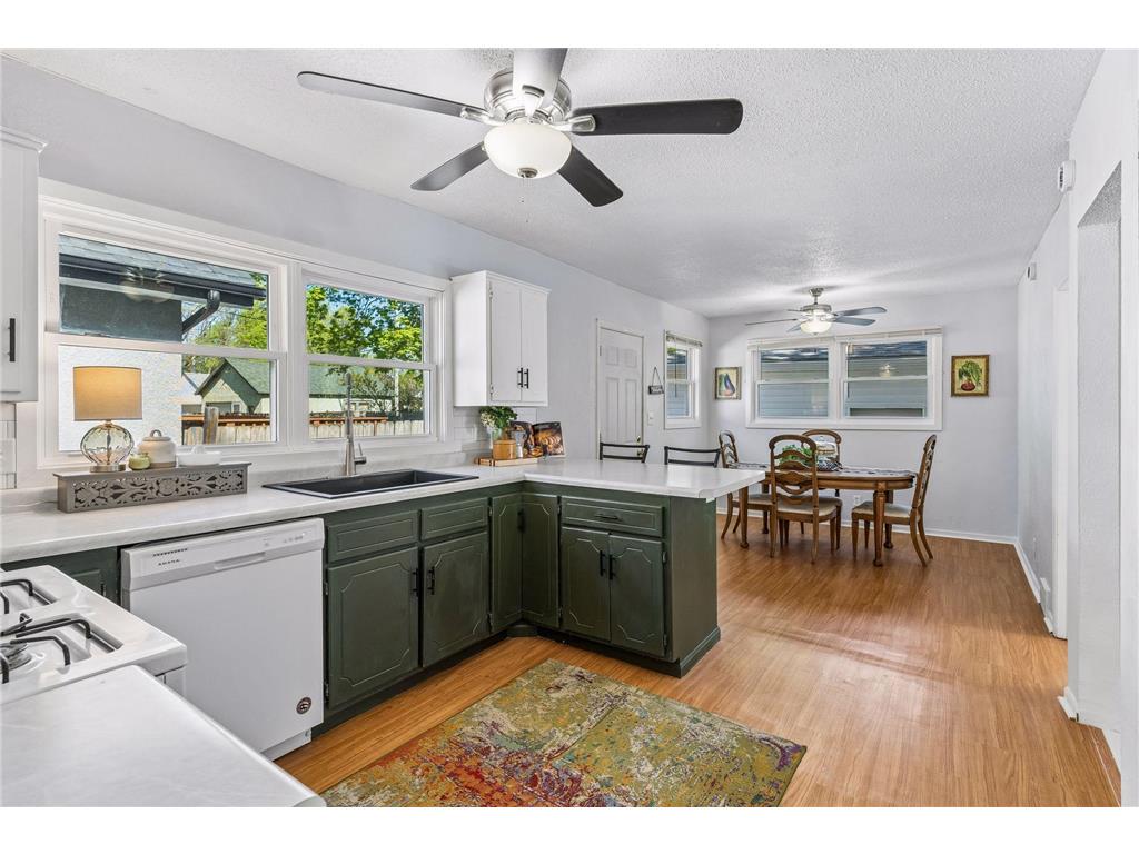 991 Minnehaha Avenue W Saint Paul MN 55104 7082282 image13