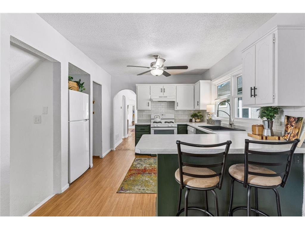991 Minnehaha Avenue W Saint Paul MN 55104 7082282 image17