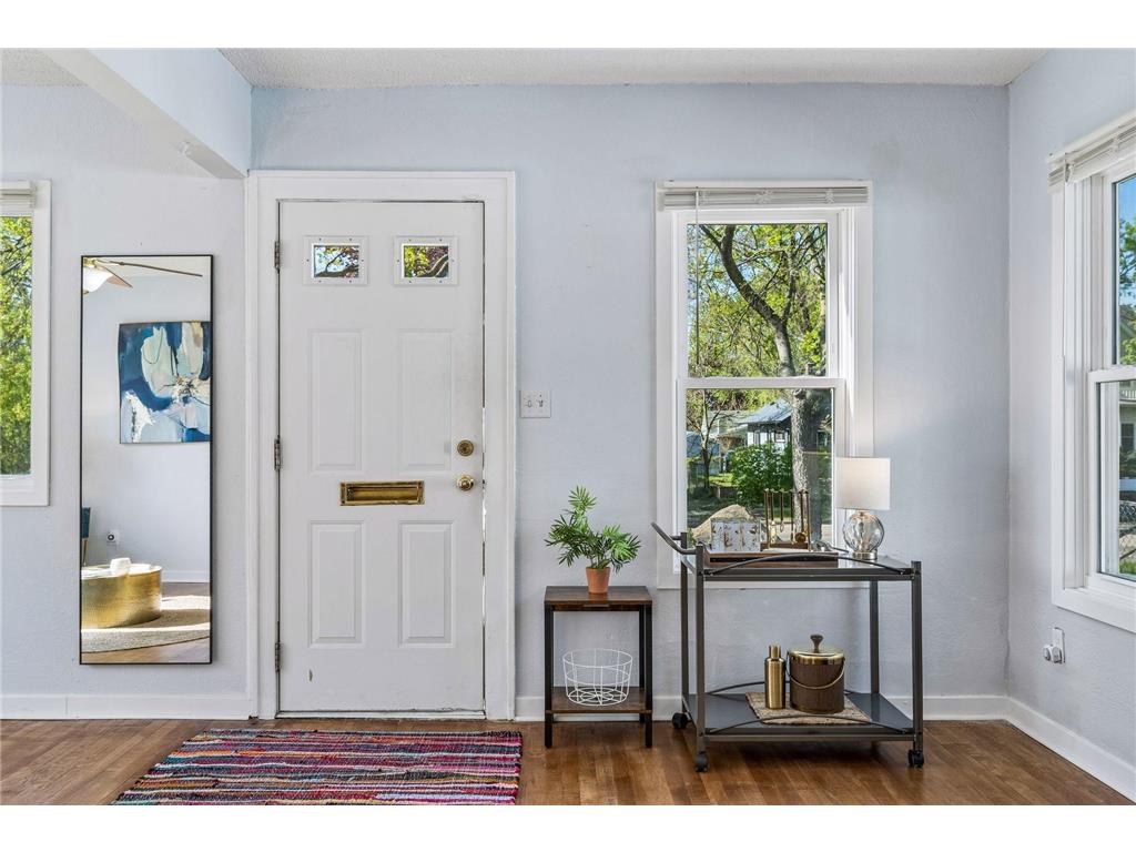 991 Minnehaha Avenue W Saint Paul MN 55104 7082282 image2