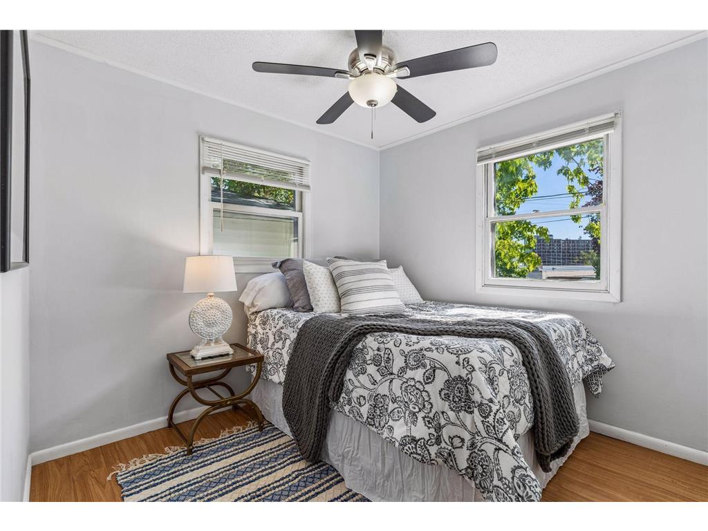 991 Minnehaha Avenue W Saint Paul MN 55104 7082282 image20