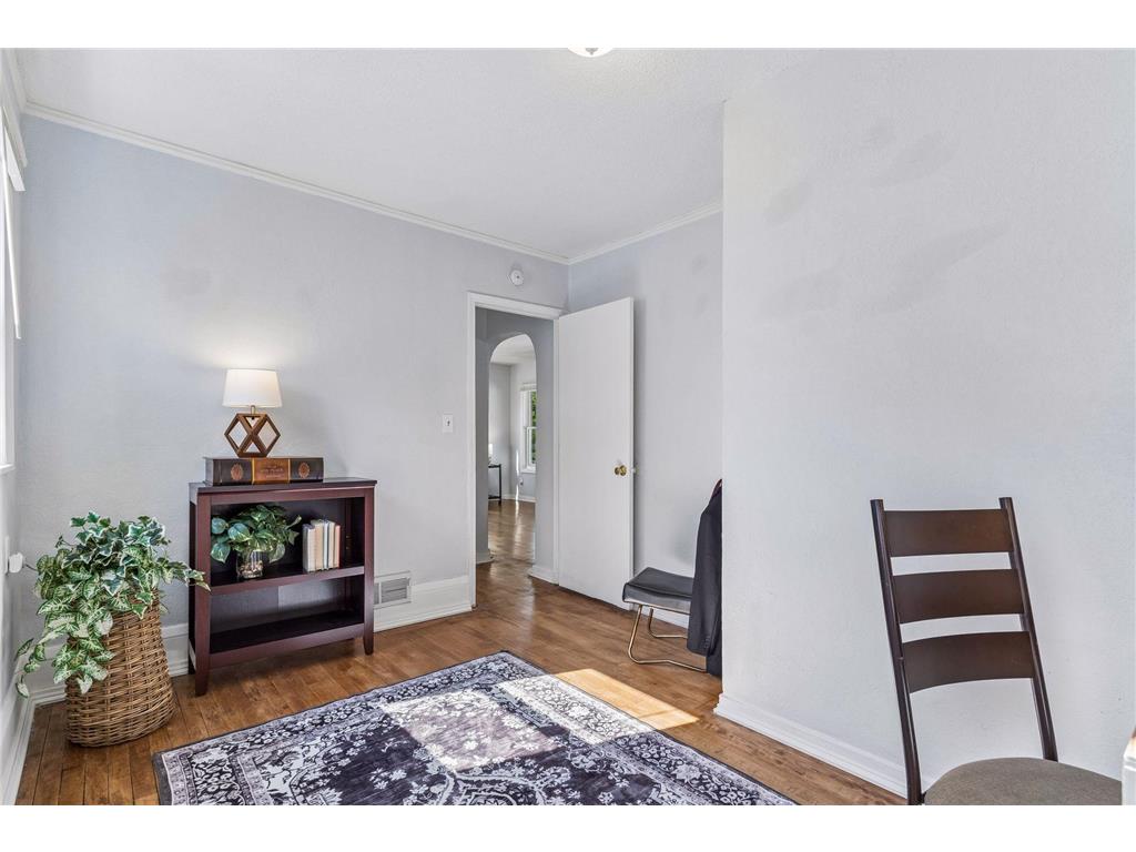 991 Minnehaha Avenue W Saint Paul MN 55104 7082282 image23