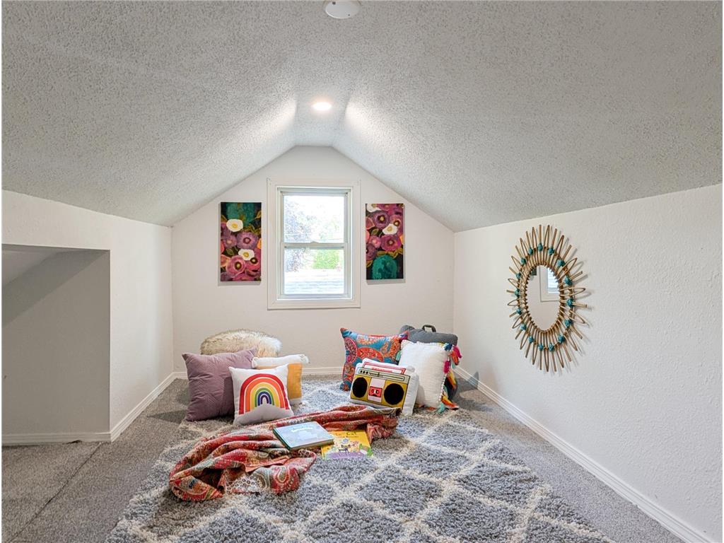 991 Minnehaha Avenue W Saint Paul MN 55104 7082282 image25