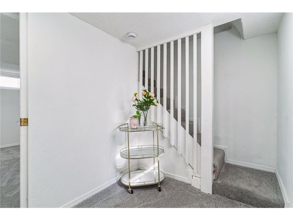 991 Minnehaha Avenue W Saint Paul MN 55104 7082282 image30