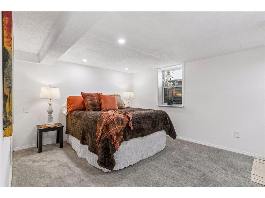991 Minnehaha Avenue W Saint Paul MN 55104 7082282 image33
