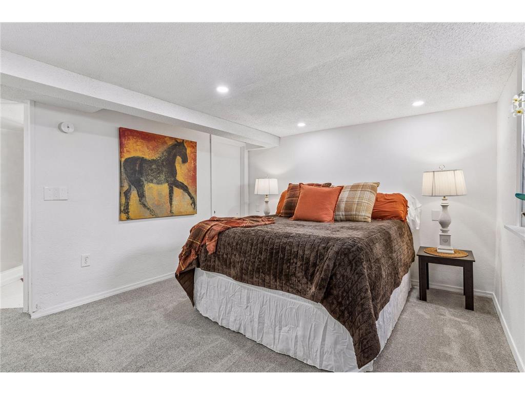 991 Minnehaha Avenue W Saint Paul MN 55104 7082282 image34