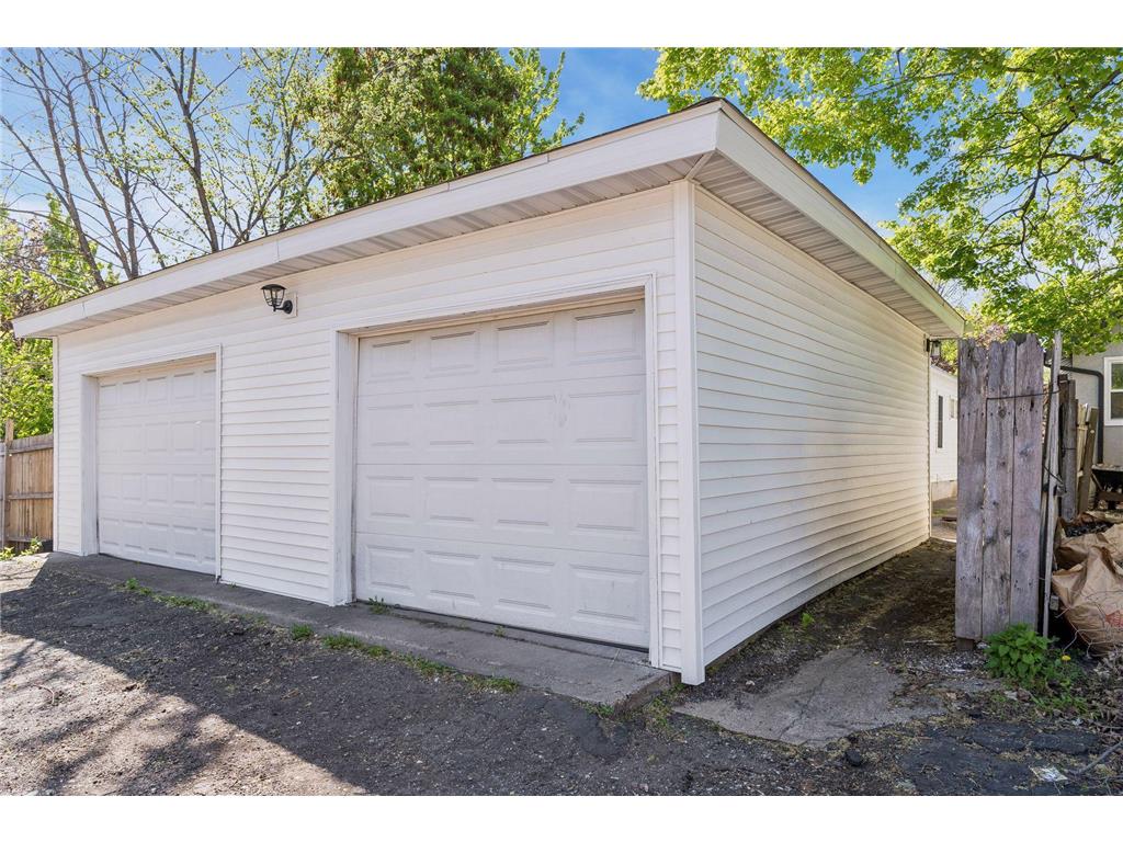 991 Minnehaha Avenue W Saint Paul MN 55104 7082282 image43