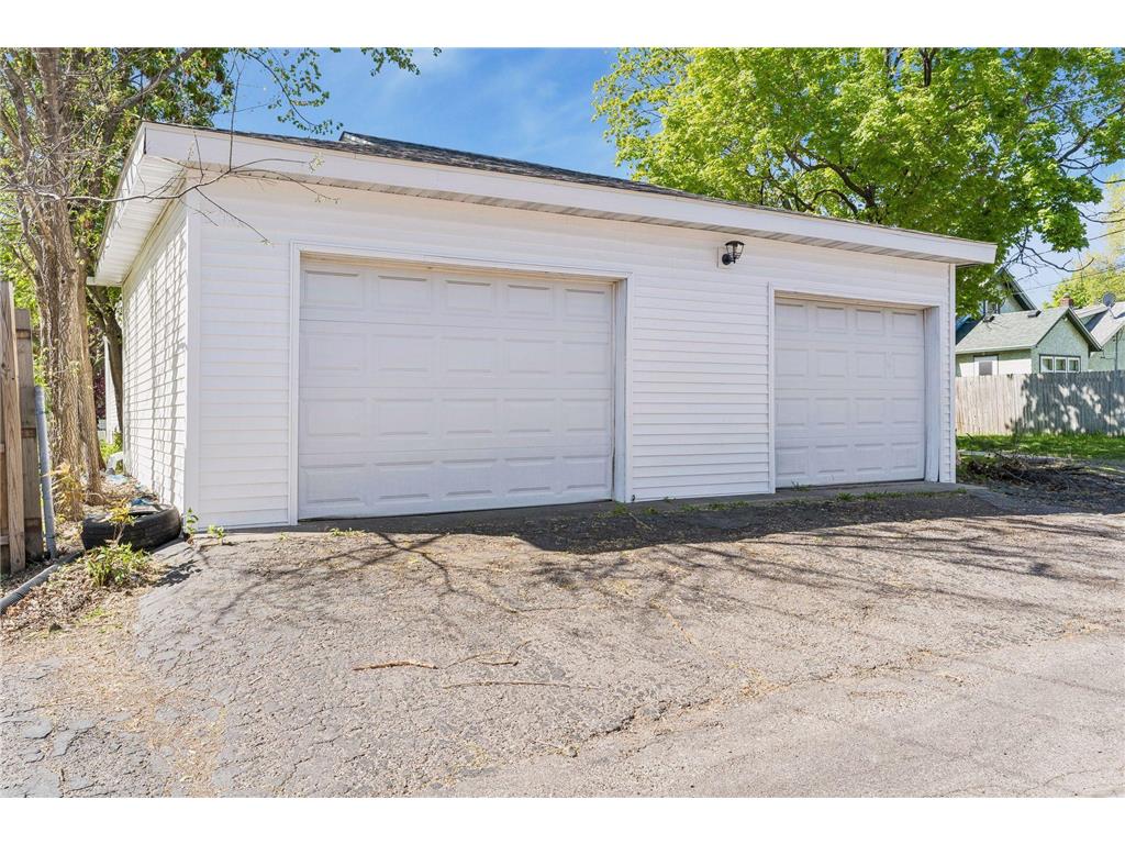991 Minnehaha Avenue W Saint Paul MN 55104 7082282 image44