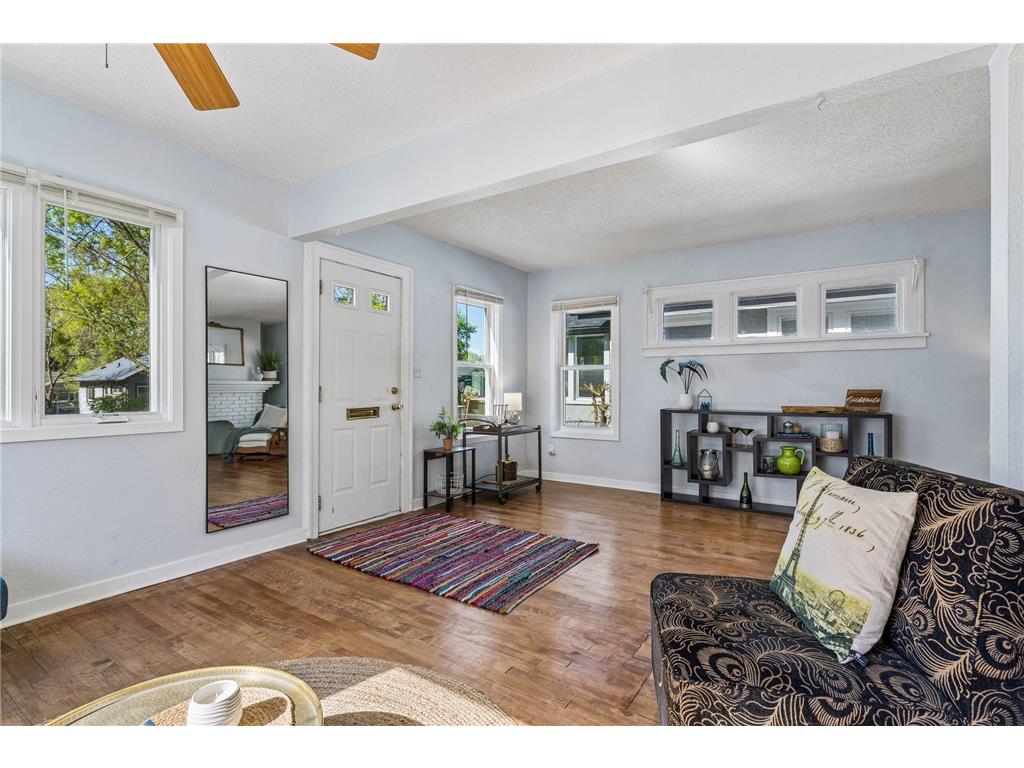 991 Minnehaha Avenue W Saint Paul MN 55104 7082282 image5