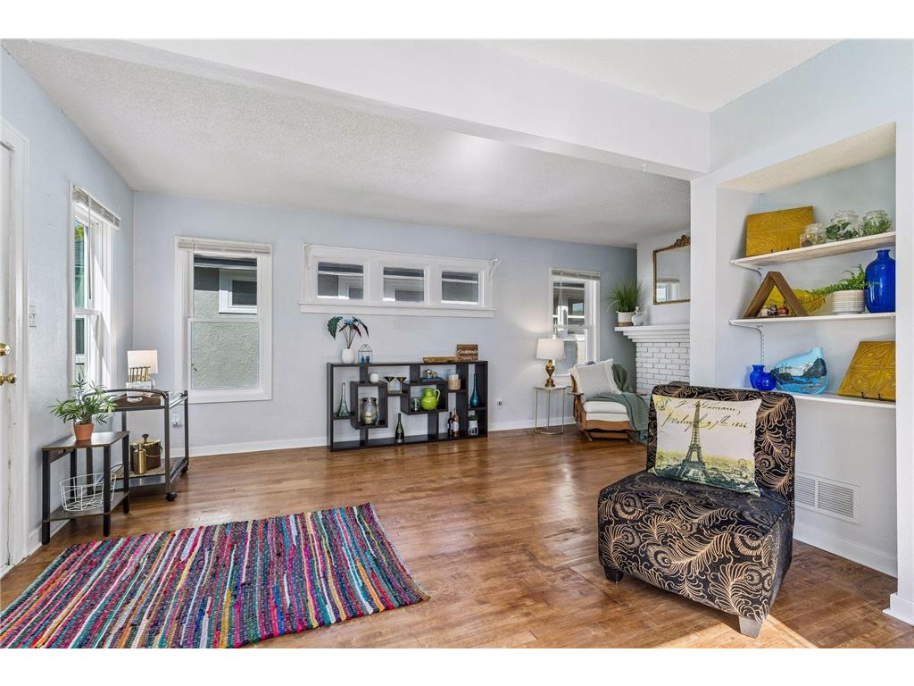 991 Minnehaha Avenue W Saint Paul MN 55104 7082282 image6