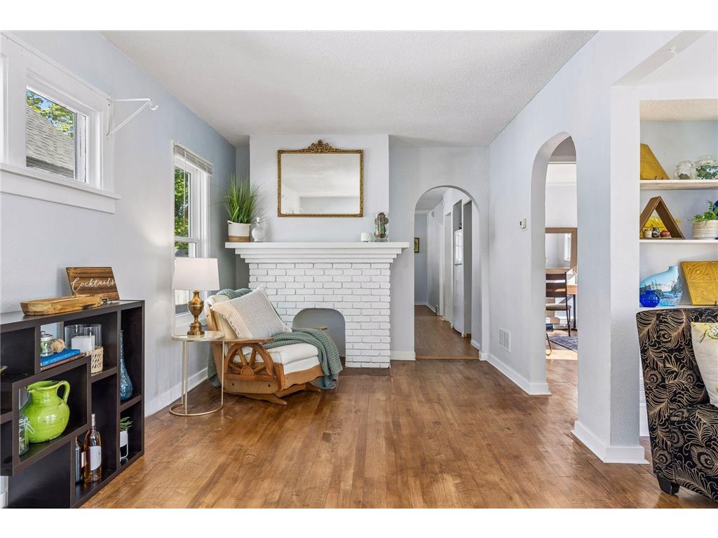 991 Minnehaha Avenue W Saint Paul MN 55104 7082282 image8