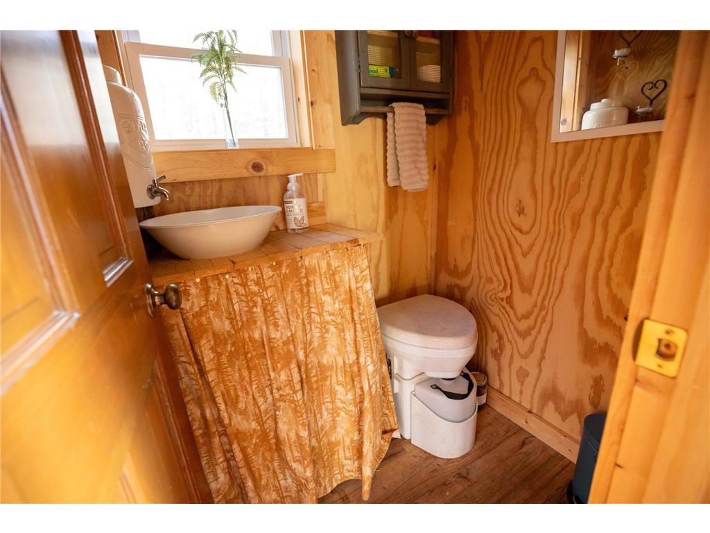 991 Ward Lake Road Lutsen MN 55612 - Bigsby 6803118 image16