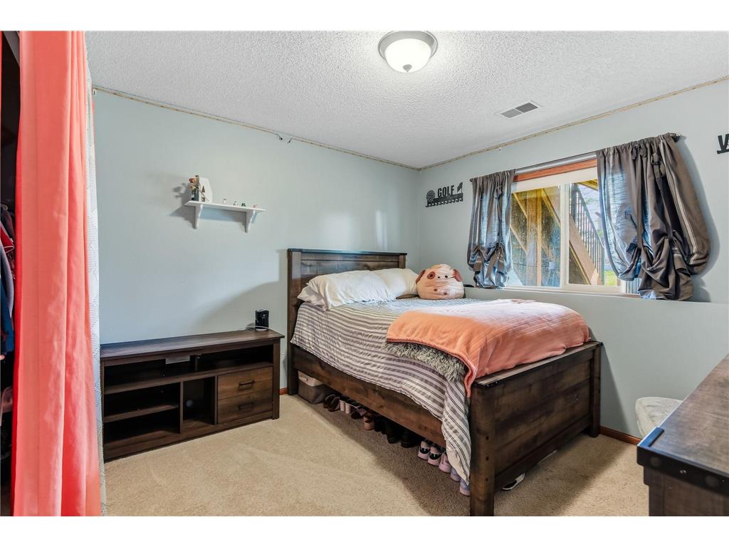 9918 Kiwi Avenue N Brooklyn Park MN 55443 7081946 image32