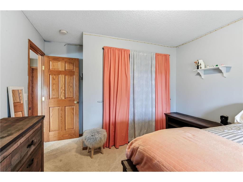 9918 Kiwi Avenue N Brooklyn Park MN 55443 7081946 image33