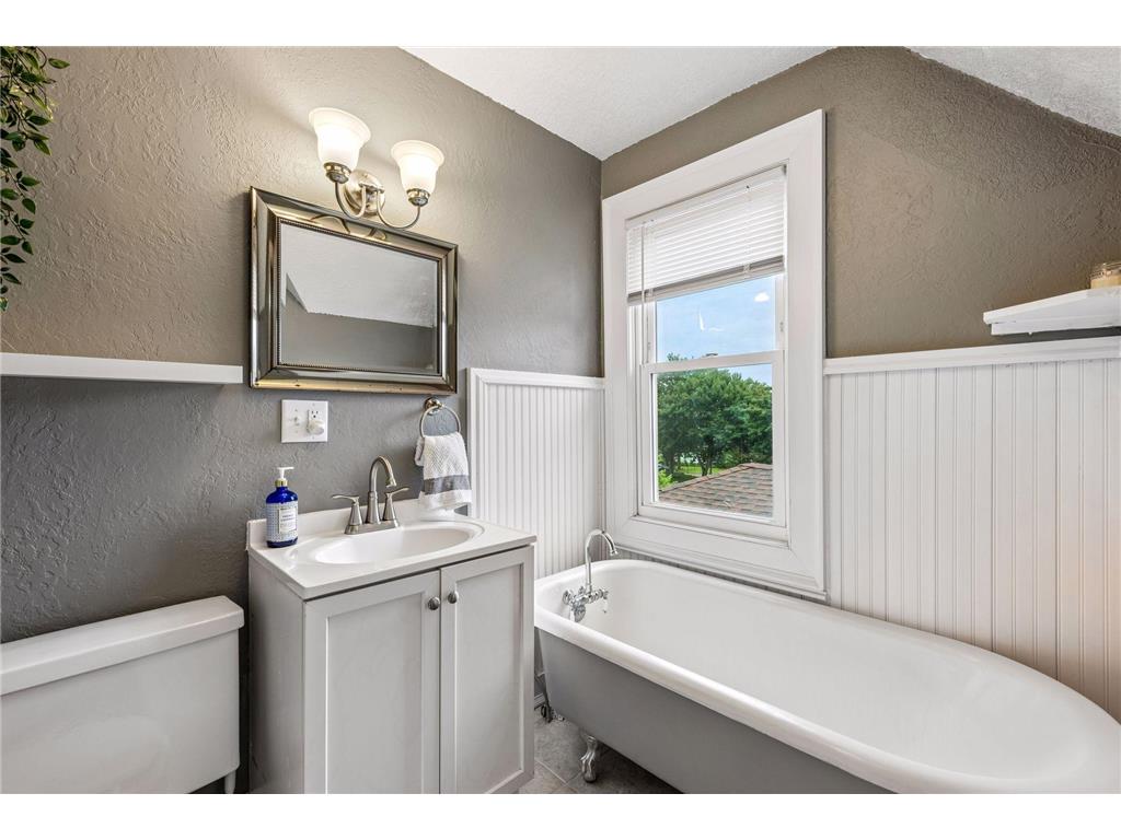 992 Bellows Street West Saint Paul MN 55118 7106778 image12