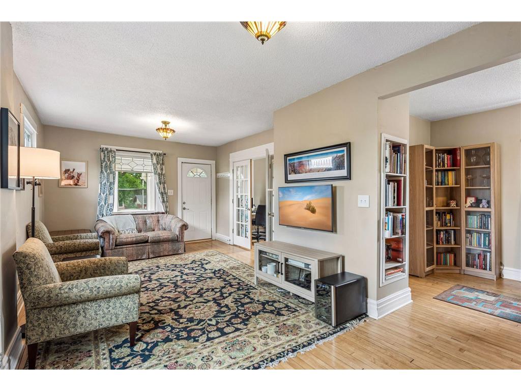 992 Bellows Street West Saint Paul MN 55118 7106778 image3