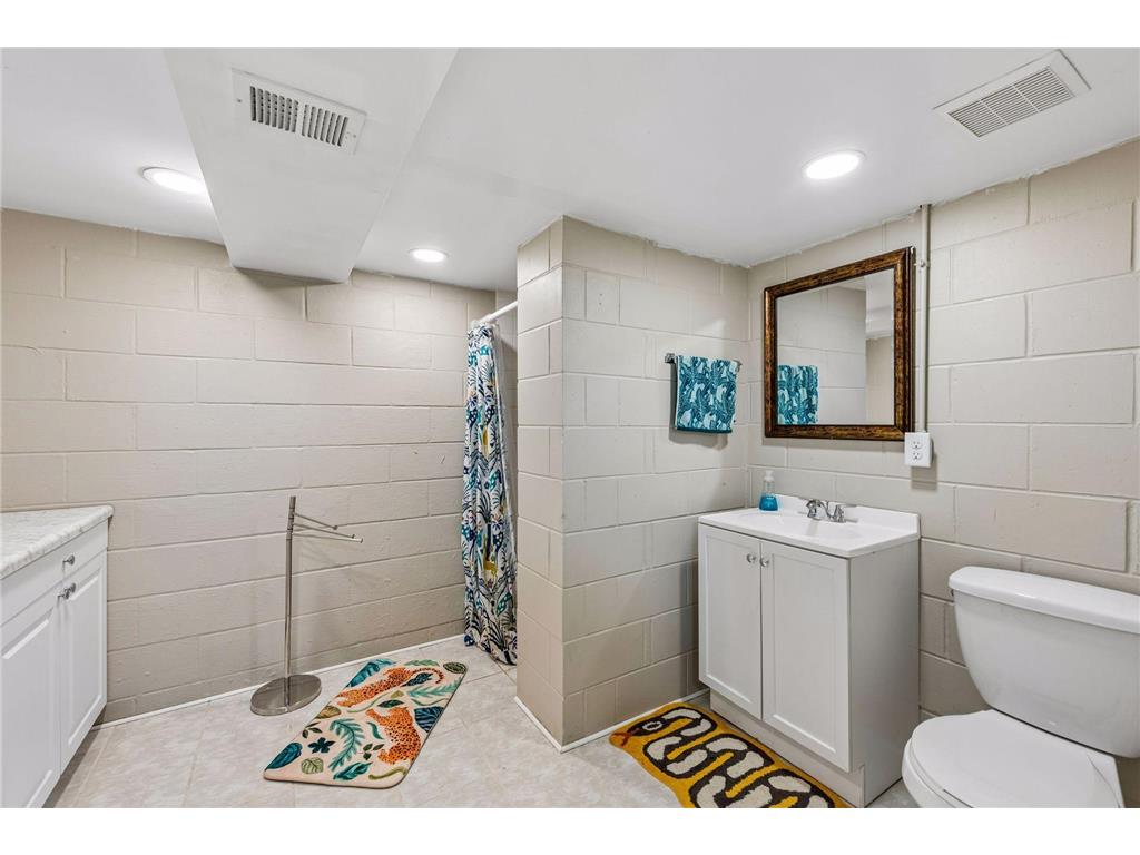 992 Bellows Street West Saint Paul MN 55118 7106778 image31