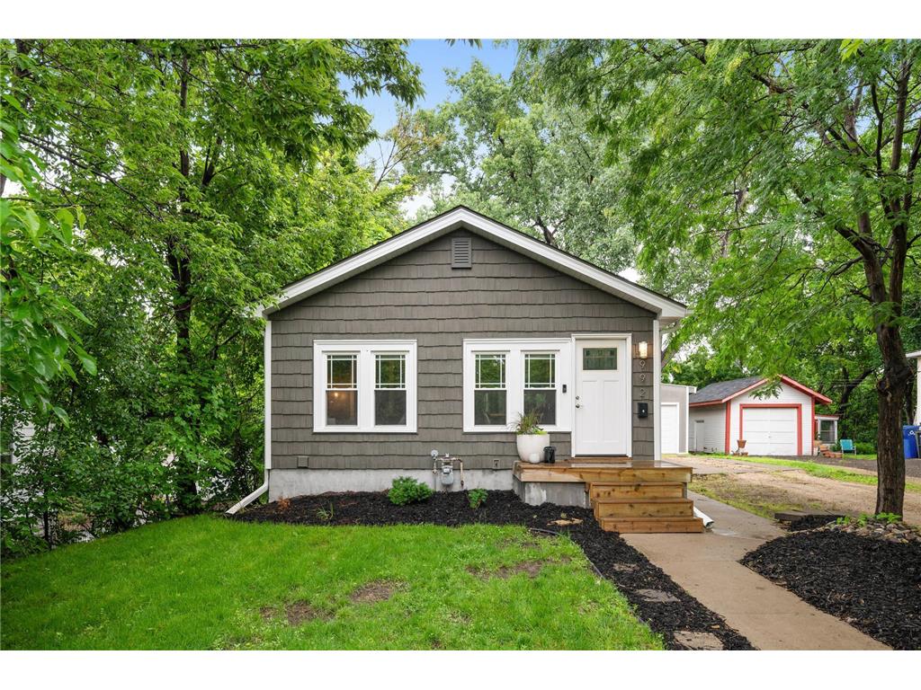 992 Manvel Street Saint Paul MN 55114 6551512 image1