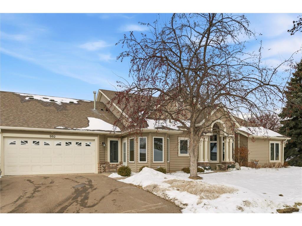 992 Stratford Court Burnsville MN 55337 7016709 image1