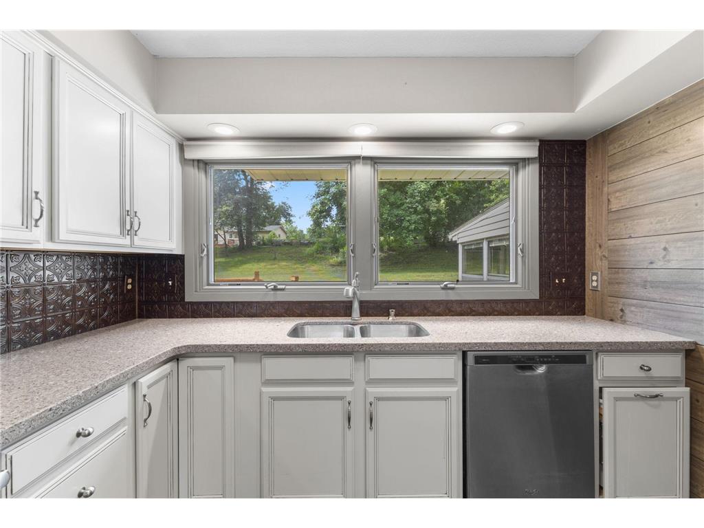 9924 Little Circle Bloomington MN 55437 7096280 image10