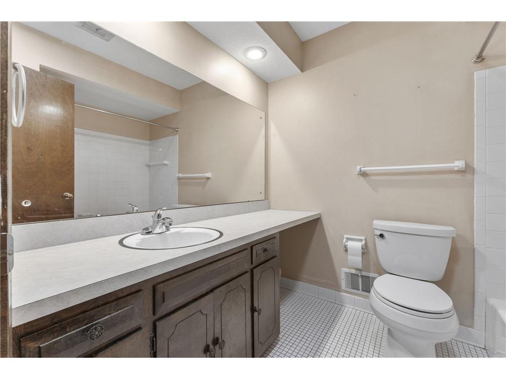 9924 Little Circle Bloomington MN 55437 7096280 image20