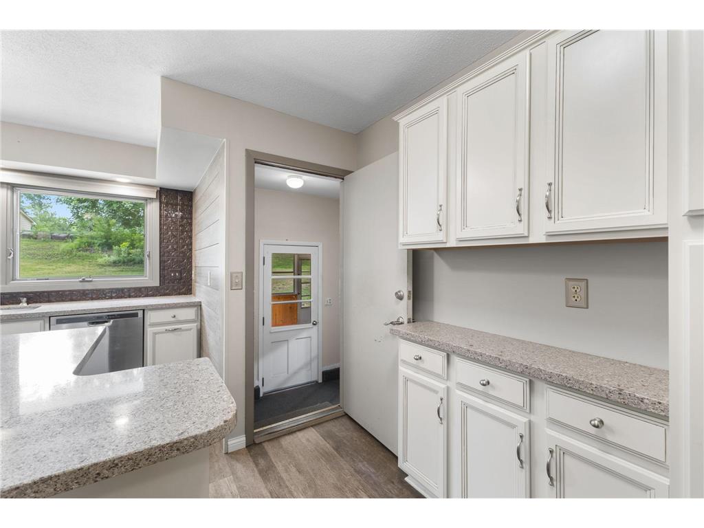 9924 Little Circle Bloomington MN 55437 7096280 image9