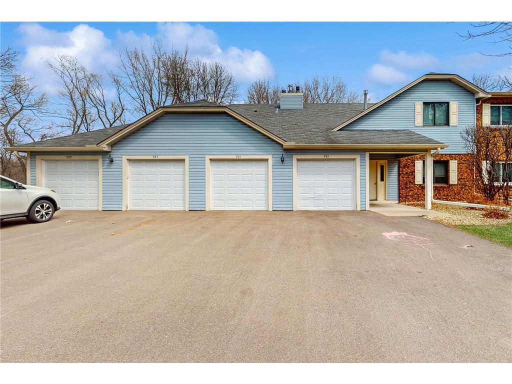 993 Heritage Court E Vadnais Heights MN 55127 6698165 image1