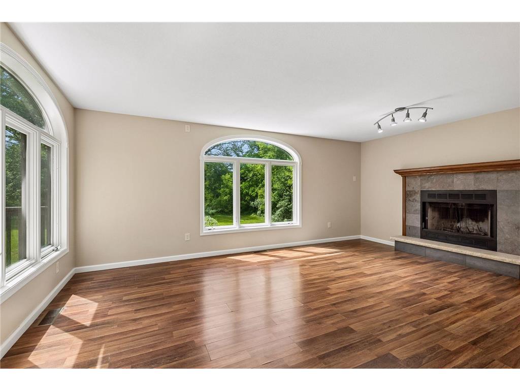 9934 Maple Avenue Bloomington MN 55431 7057224 image16