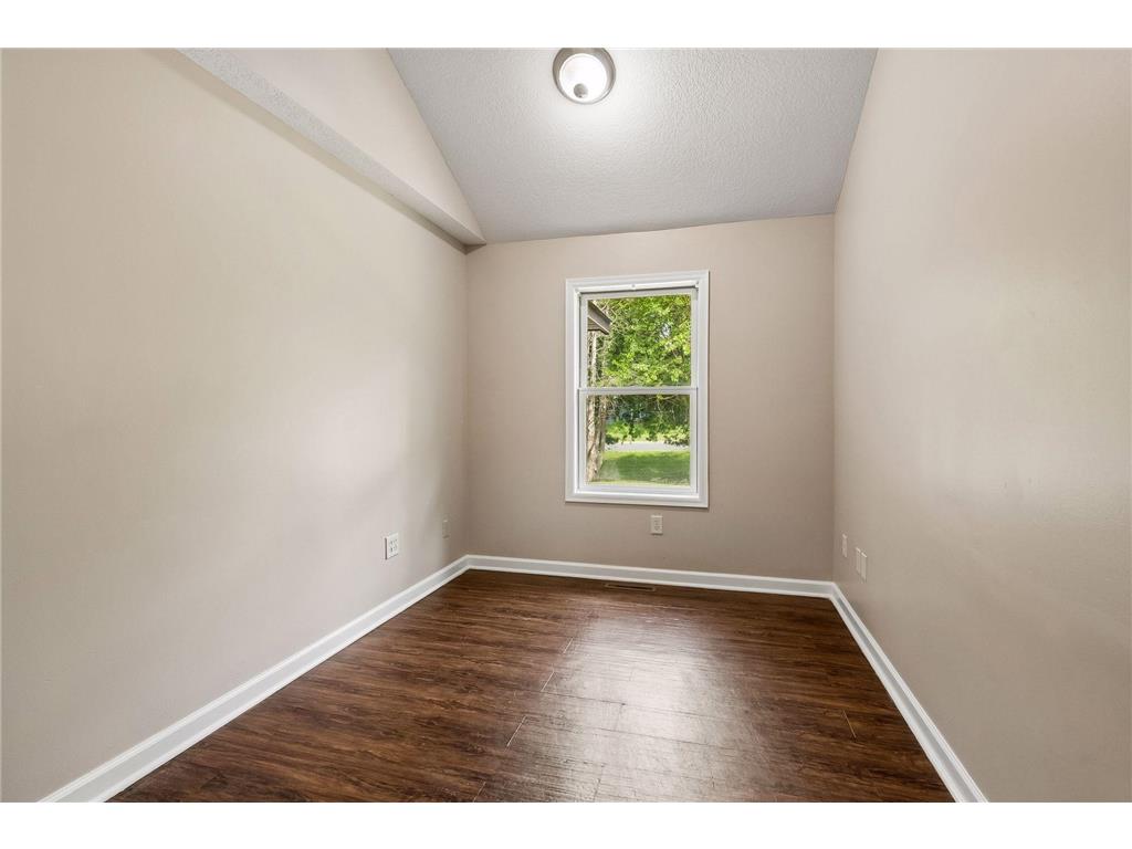 9934 Maple Avenue Bloomington MN 55431 7057224 image17