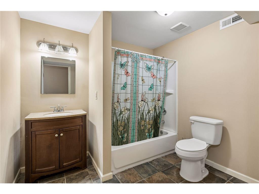 9934 Maple Avenue Bloomington MN 55431 7057224 image27