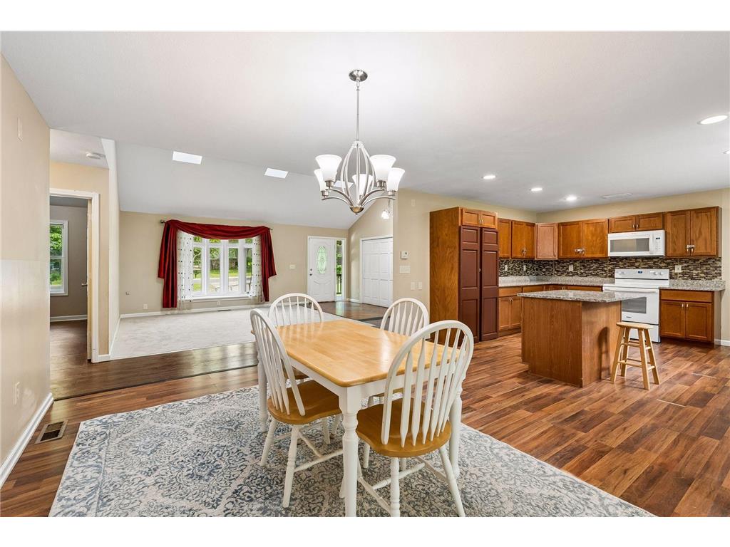 9934 Maple Avenue Bloomington MN 55431 7057224 image3