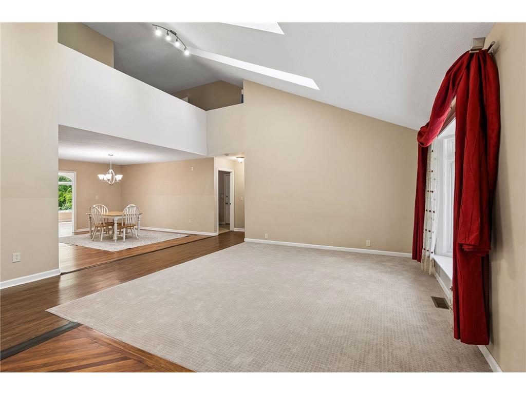 9934 Maple Avenue Bloomington MN 55431 7057224 image6