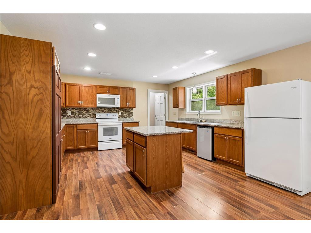 9934 Maple Avenue Bloomington MN 55431 7057224 image7