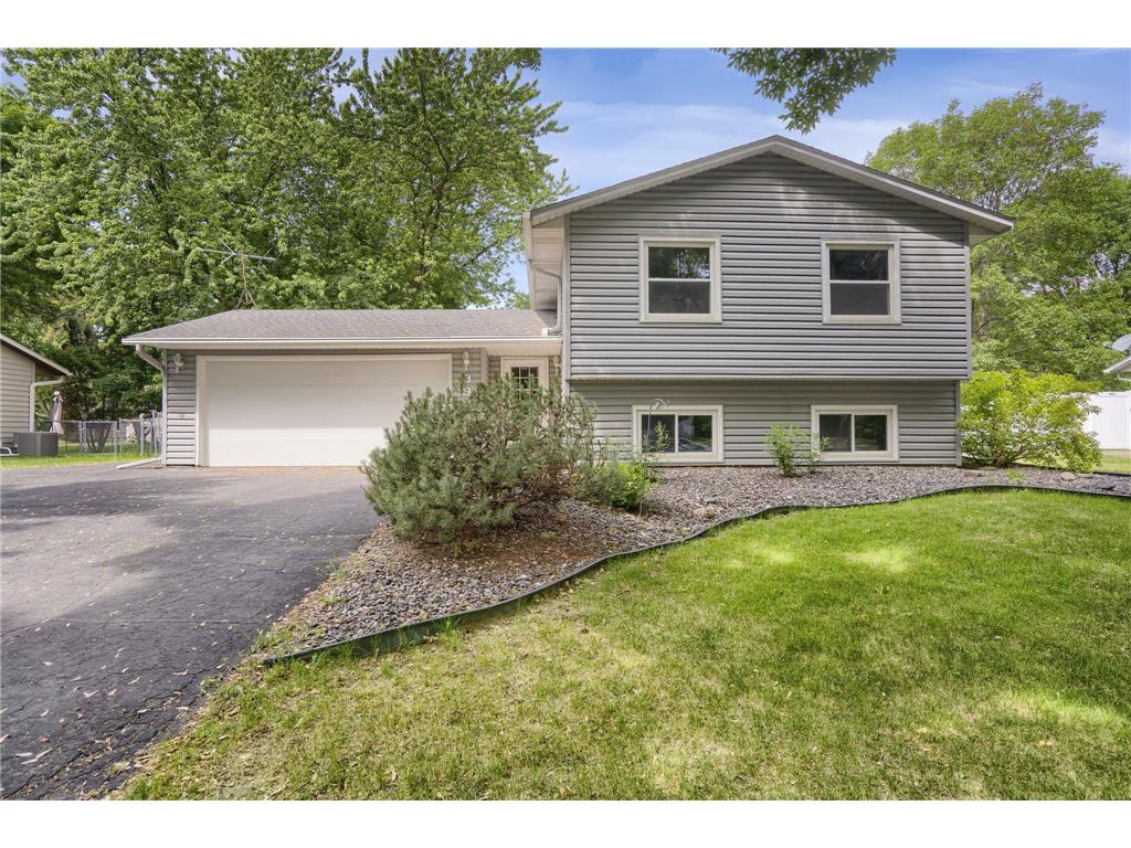9937 Deerwood Lane N Maple Grove MN 55369 6388941 image1