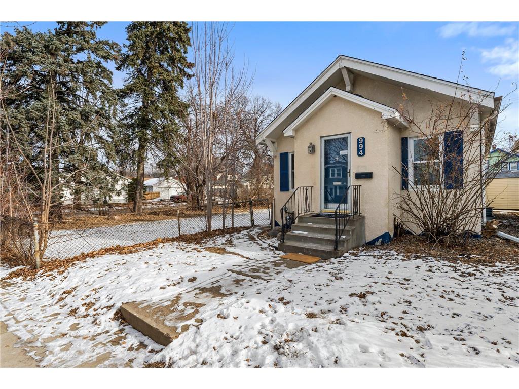 994 Chatsworth Street N Saint Paul MN 55103 6639702 image1